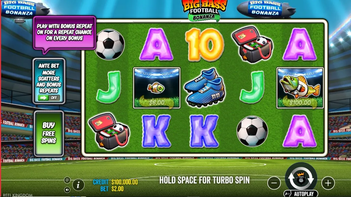 Tampilan layar permainan slot Big Bass Football Bonanza dengan tema lapangan sepak bola dan simbol ikan ikonik.
